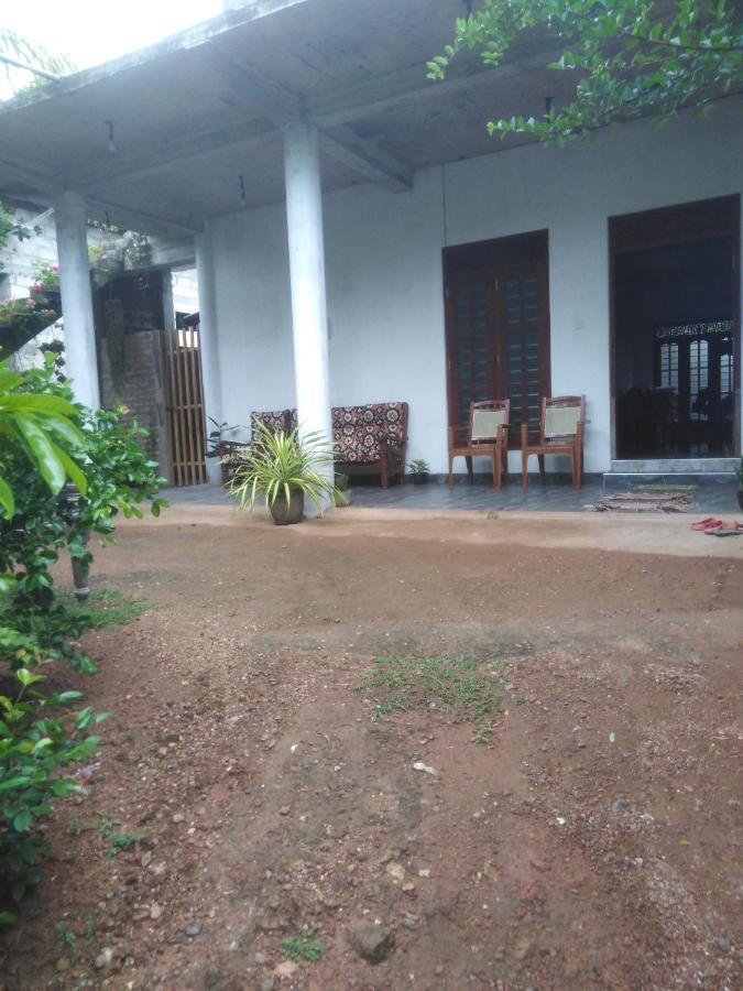 Loku Mirissa Hotel Exterior photo